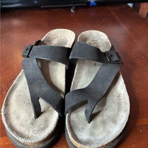 Mephisto Black Helen thong sandals size 40